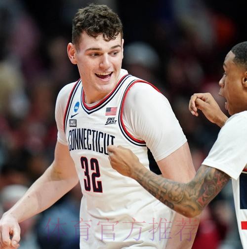 吕佩尔左侧回传 克林根弧顶三分命中